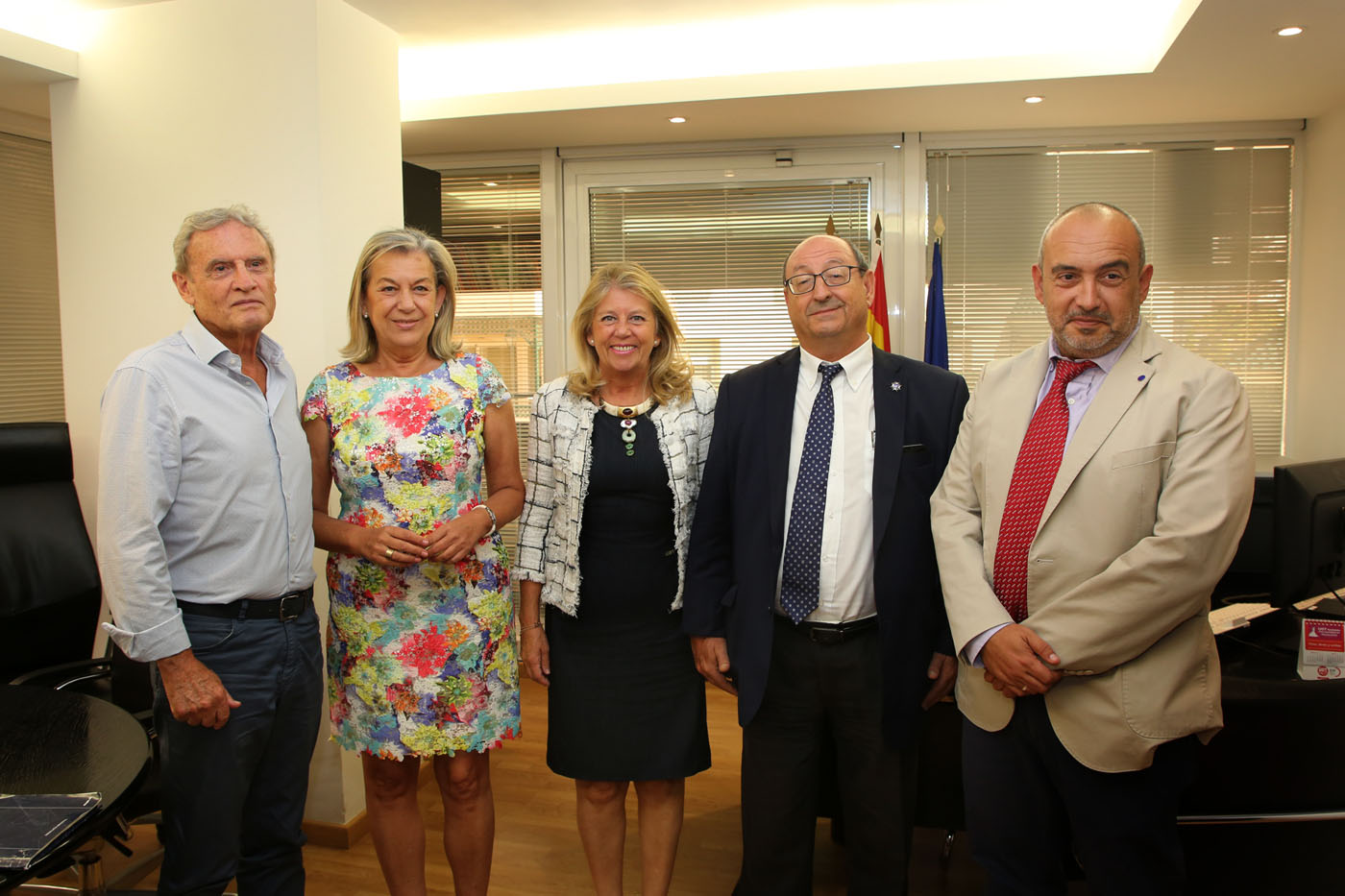 La alcaldesa mantiene la tercera reunión con un colegio profesional para informar sobre la decisión del Ayuntamiento de elaborar el PGOU de Marbella